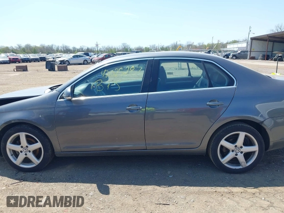 2009 Volkswagen Jetta Sedan SE with VIN 3VWRM71K39M028354, listed as a IAAI auction lot 42025287 with 140,351 mi miles. Bid and sale history available at carsss.com. Image 14.