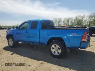 2008 Toyota Tacoma with VIN 5TEUU42N38Z571192, listed as a Copart auction lot 53450395 with 105,683 mi miles and Salvage Title. Bid and sale history available at DreamBid. Image 2.