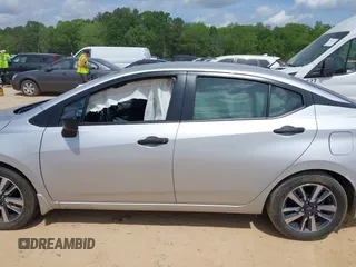 2024 Nissan Versa S z VIN 3N1CN8DV5RL848834, wystawiony jako IAAI lot #42091656 z przebiegiem 7 213 mil mil oraz . Historia ofert i sprzedaży dostępna na DreamBid. Obrazek 14.
