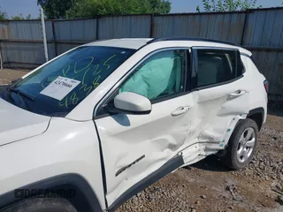 2019 Jeep Compass Altitude z VIN 3C4NJCBB1KT614838, wystawiony jako IAAI lot #42470666 z przebiegiem 31 362 mil mil oraz . Historia ofert i sprzedaży dostępna na DreamBid. Obrazek 6.