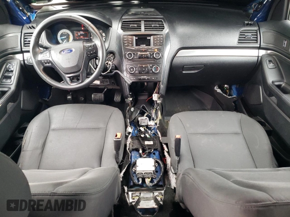 2017 Ford Police Interceptor Utility с VIN 1FM5K8AR8HGA36853, выставлен на аукционе Copart как лот 60614205 с пробегом 97 650 миль миль и Списание • Salvage title. История ставок и продаж доступна на DreamBid. Изображение 8.