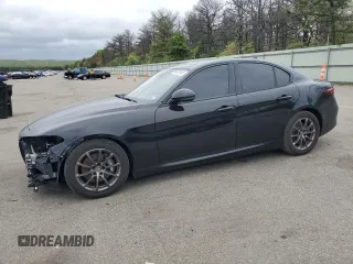 2018 Alfa Romeo Giulia z VIN ZARFAEBN0J7581463, wystawiony jako Copart lot #56829445 z przebiegiem 86 459 mil mil oraz Szkody całkowita. Historia ofert i sprzedaży dostępna na DreamBid. Obrazek 1.