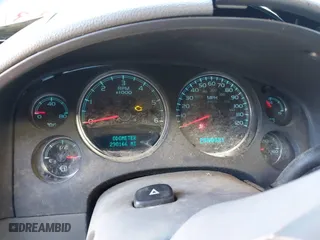 2008 Chevrolet Silverado 1500 LTZ with VIN 3GCEK13Y18G149385, listed as a IAAI auction lot 41223162 with 290,166 mi miles. Bid and sale history available at carsss.com. Image 7.