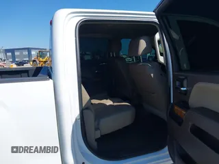 2017 GMC Sierra 1500 SLT z VIN 3GTU2NEC2HG474079, wystawiony jako IAAI lot #41899673 z przebiegiem 104 033 mil mil oraz . Historia ofert i sprzedaży dostępna na DreamBid. Obrazek 8.