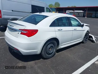 2014 Chrysler 200 Limited with VIN 1C3CCBCG9EN164645, listed as a IAAI auction lot 42008641 with 170,187 mi miles. Bid and sale history available at carsss.com. Image 4.
