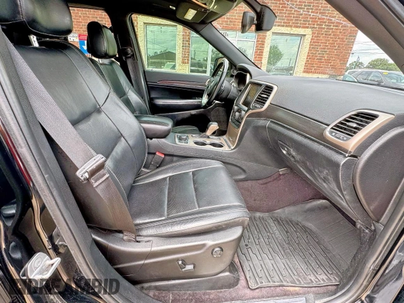 2017 Jeep Grand Cherokee Limited with VIN 1C4RJFBGXHC764210, listed as a Copart auction lot 64637485 with 180,111 mi miles and Clean title. Bid and sale history available at DreamBid. Image 5.