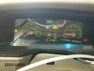 2007 Lincoln Town Car Signature Limited z VIN 1LNHM82V17Y601164, wystawiony jako Copart lot #58026565 z przebiegiem 76 486 mil mil oraz Szkoda całkowita • Salvage title. Historia ofert i sprzedaży dostępna na DreamBid. Obrazek 9.