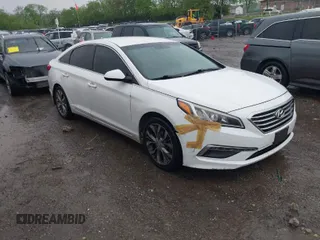 2015 Hyundai Sonata 2.4L SE with VIN 5NPE24AF2FH159723, listed as a IAAI auction lot 42087295 with 186,819 mi miles. Bid and sale history available at carsss.com. Image 1.