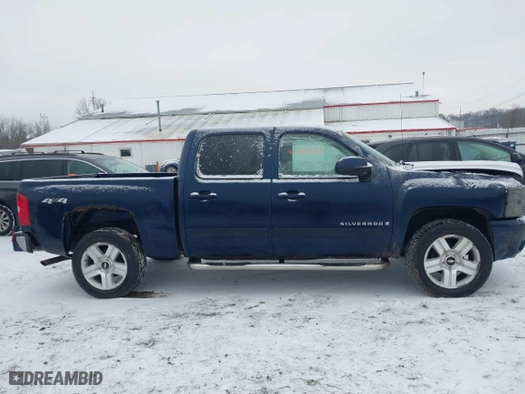 2007 Chevrolet Silverado 1500 LTZ with VIN 2GCEK13M771535698, listed as a IAAI auction lot 41295982 with 216,232 mi miles. Bid and sale history available at carsss.com. Image 13.