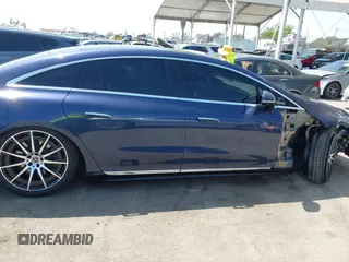 2023 Mercedes-Benz EQS 580 z VIN W1KCG4EB7PA035493, wystawiony jako IAAI lot #42100494 z przebiegiem 30 697 mil mil oraz . Historia ofert i sprzedaży dostępna na DreamBid. Obrazek 14.