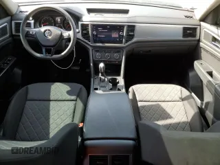 2018 Volkswagen Atlas Launch Edition with VIN 1V2BR2CA4JC502006, listed as a Copart auction lot 51957625 with 102,591 mi miles and Salvage title. Bid and sale history available at DreamBid. Image 8.
