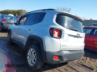 2015 Jeep Renegade Latitude with VIN ZACCJBBT0FPB37763, listed as a IAAI auction lot 41758226 with 93,195 mi miles. Bid and sale history available at carsss.com. Image 3.