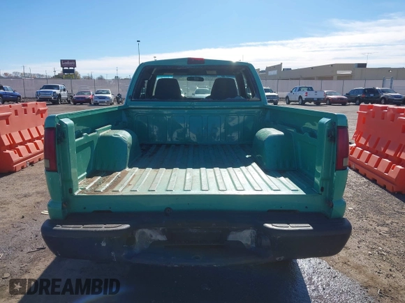 2002 Chevrolet S-10 LS with VIN 1GCDT19W228228916, listed as a IAAI auction lot 40902812 with 247,233 mi miles. Bid and sale history available at carsss.com. Image 17.