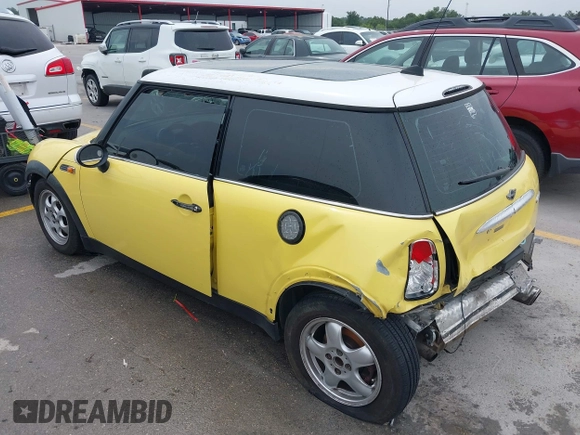 2005 MINI Hardtop with VIN WMWRC33505TK62367, listed as a IAAI auction lot 42397651 with Not provided miles and . Bid and sale history available at DreamBid. Image 3.