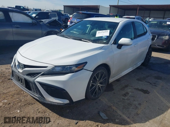 2023 Toyota Camry SE z VIN 4T1G11AK6PU770039, wystawiony jako IAAI lot #41375553 z przebiegiem 46 352 mil mil oraz . Historia ofert i sprzedaży dostępna na DreamBid. Obrazek 18.