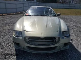 2005 Maserati Quattroporte z VIN ZAMCE39A650019263, wystawiony jako Copart lot #48780445 z przebiegiem Nie podano mil oraz Czysty tytuł • Clean title. Historia ofert i sprzedaży dostępna na DreamBid. Obrazek 5.