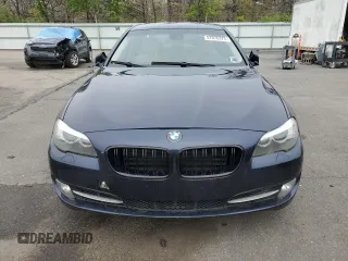 2011 BMW 5 Series 535i z VIN WBAFR7C52BC604471, wystawiony jako Copart lot #57076375 z przebiegiem 119 104 mil mil oraz Szkody całkowita. Historia ofert i sprzedaży dostępna na DreamBid. Obrazek 5.