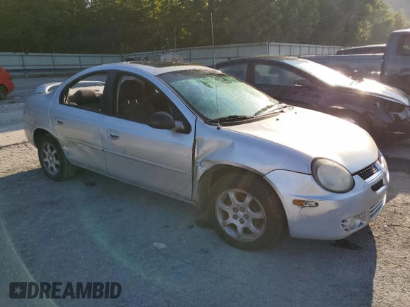 2003 Dodge Neon SXT z VIN 1B3ES56C53D120017, wystawiony jako Copart lot #67092914 z przebiegiem 114 137 mil mil oraz Szkoda całkowita • Salvage title. Historia ofert i sprzedaży dostępna na DreamBid. Obrazek 4.