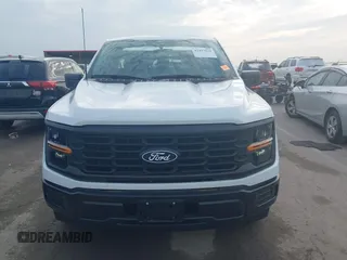 2024 Ford F-150 XL z VIN 1FTMF1KP3RKF57535, wystawiony jako IAAI lot #42477026 z przebiegiem 1 781 mil mil oraz . Historia ofert i sprzedaży dostępna na DreamBid. Obrazek 12.