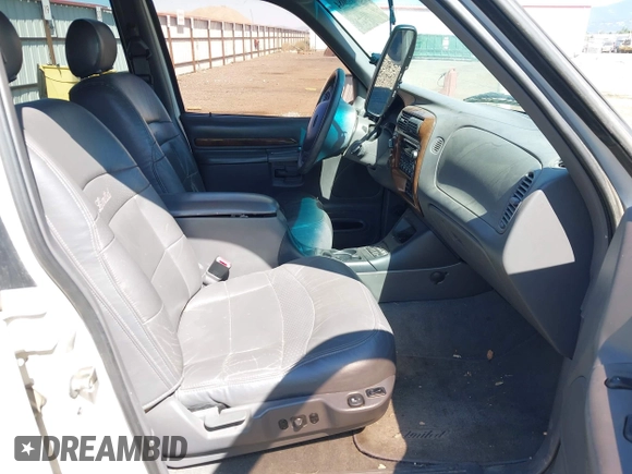 2000 Ford Explorer Limited с VIN 1FMDU75E9YZC41559, выставлен на аукционе IAAI как лот 42653084 с пробегом 268 882 миль миль и . История ставок и продаж доступна на DreamBid. Изображение 5.