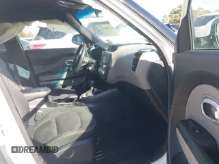 2016 Kia Soul + z VIN KNDJP3A53G7248109, wystawiony jako IAAI lot #41298416 z przebiegiem 150 708 mil mil oraz . Historia ofert i sprzedaży dostępna na DreamBid. Obrazek 5.