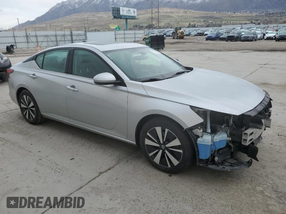 2019 Nissan Altima SL with VIN 1N4BL4EV7KC258714, listed as a Copart auction lot 51266935 with 44,184 mi miles and Salvage Title. Bid and sale history available at DreamBid. Image 4.