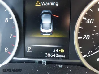 2017 Nissan Sentra SV with VIN 3N1AB7APXHL686584, listed as a IAAI auction lot 41893178 with 38,640 mi miles. Bid and sale history available at carsss.com. Image 7.