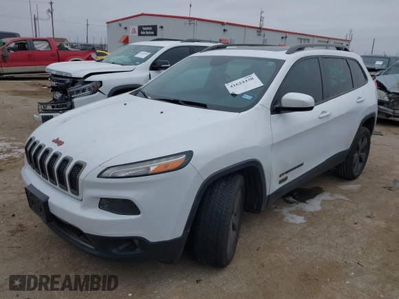 2016 Jeep Cherokee Latitude with VIN 1C4PJLCB0GW350567, listed as a IAAI auction lot 41624430 with 100,371 mi miles. Bid and sale history available at carsss.com. Image 17.