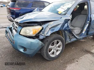 2007 Toyota RAV4 Limited with VIN JTMBD31V176029507, listed as a IAAI auction lot 41828748 with 69,879 mi miles. Bid and sale history available at carsss.com. Image 6.