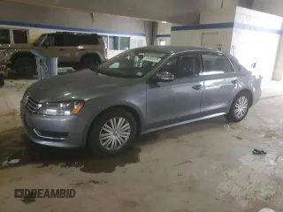 2014 Volkswagen Passat S z VIN 1VWAP7A30EC023542, wystawiony jako Copart lot #60894535 z przebiegiem 213 366 mil mil oraz Czysty tytuł • Clean title. Historia ofert i sprzedaży dostępna na DreamBid. Obrazek 1.