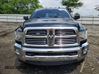2017 Ram 2500 SLT z VIN 3C6UR5JL4HG721238, wystawiony jako Copart lot #62029205 z przebiegiem 100 187 mil mil oraz Szkoda całkowita • Salvage title. Historia ofert i sprzedaży dostępna na DreamBid. Obrazek 5.