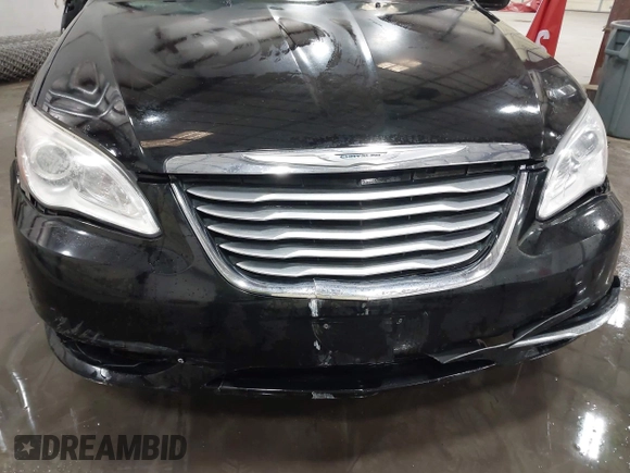 2014 Chrysler 200 Touring with VIN 1C3CCBBB3EN198117, listed as a IAAI auction lot 41999090 with 144,257 mi miles. Bid and sale history available at carsss.com. Image 19.