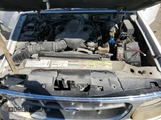 1999 Ford Explorer XLT z VIN 1FMZU32E8XUA72715, wystawiony jako Copart lot #41881985 z przebiegiem 242 982 mil mil oraz Szkoda całkowita • Salvage title. Historia ofert i sprzedaży dostępna na DreamBid. Obrazek 12.
