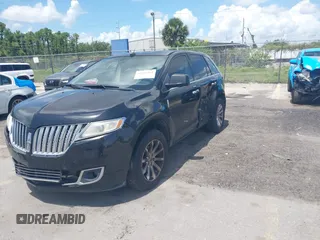 2011 Lincoln MKX z VIN 2LMDJ6JK5BBJ11856, wystawiony jako IAAI lot #42482364 z przebiegiem Nie podano mil oraz . Historia ofert i sprzedaży dostępna na DreamBid. Obrazek 2.