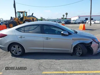 2020 Hyundai Elantra SEL z VIN 5NPD84LF0LH562957, wystawiony jako IAAI lot #42280413 z przebiegiem 88 505 mil mil oraz . Historia ofert i sprzedaży dostępna na DreamBid. Obrazek 13.