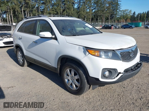 2013 Kia Sorento LX with VIN 5XYKT3A60DG349289, listed as a IAAI auction lot 42063515 with 138,676 mi miles and . Bid and sale history available at carsss.com. Image 1.