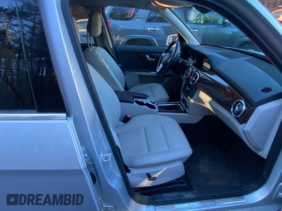 2013 Mercedes-Benz GLK 250 with VIN WDCGG0EBXDG108931, listed as a Copart auction lot 41338275 with 39,825 mi miles and Clean Title. Bid and sale history available at DreamBid. Image 5.