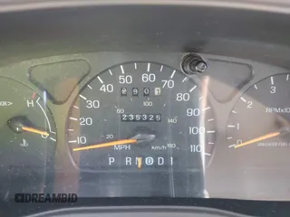 1996 Mercury Sable z VIN 1MELM55U0TG623025, wystawiony jako IAAI lot #42320328 z przebiegiem 235 325 mil mil oraz . Historia ofert i sprzedaży dostępna na DreamBid. Obrazek 7.