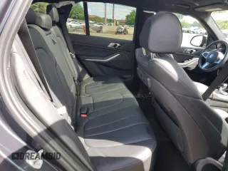 2022 BMW X5 xDrive40i z VIN 5UXCR6C04N9N31737, wystawiony jako Copart lot #57100295 z przebiegiem 26 125 mil mil oraz Szkoda całkowita • Salvage title. Historia ofert i sprzedaży dostępna na DreamBid. Obrazek 10.