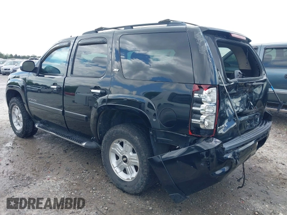 2007 Chevrolet Tahoe LT z VIN 1GNFK13097R388333, wystawiony jako IAAI lot #41948201 z przebiegiem 253 972 mil mil oraz . Historia ofert i sprzedaży dostępna na DreamBid. Obrazek 3.