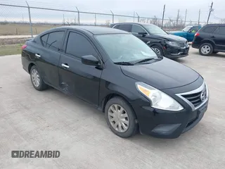 2017 Nissan Versa S z VIN 3N1CN7AP4HL872976, wystawiony jako IAAI lot #41640905 z przebiegiem 108 610 mil mil oraz . Historia ofert i sprzedaży dostępna na DreamBid. Obrazek 1.