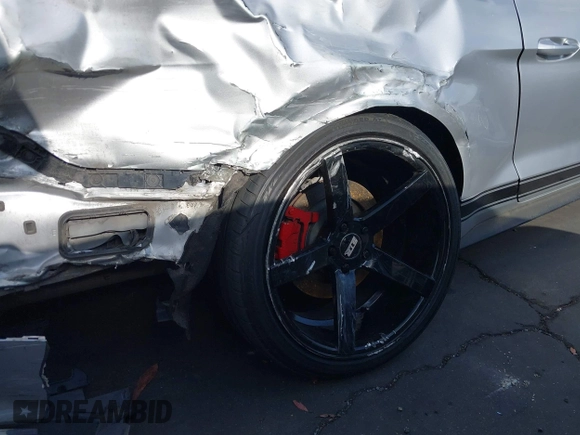 2018 Ford Mustang GT Premium z VIN 1FATP8FF3J5155512, wystawiony jako IAAI lot #42136242 z przebiegiem 94 230 mil mil oraz . Historia ofert i sprzedaży dostępna na DreamBid. Obrazek 18.