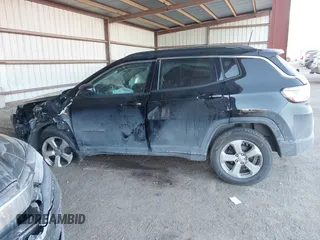 2018 Jeep Compass Latitude with VIN 3C4NJDBB6JT435456, listed as a IAAI auction lot 41328053 with 44,580 mi miles. Bid and sale history available at carsss.com. Image 15.