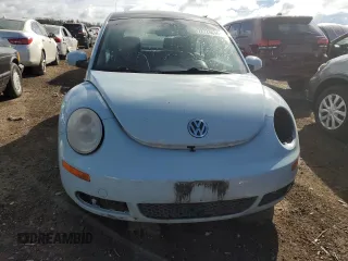 2010 Volkswagen New Beetle Coupe with VIN 3VWRW3AG9AM035084, listed as a Copart auction lot 72726034 with 86,024 mi miles and Clean Title. Bid and sale history available at carsss.com. Image 5.