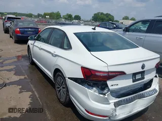 2019 Volkswagen Jetta SEL z VIN 3VWEB7BU8KM171987, wystawiony jako IAAI lot #42597141 z przebiegiem 45 620 mil mil oraz . Historia ofert i sprzedaży dostępna na DreamBid. Obrazek 3.