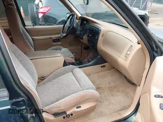 1996 Ford Explorer XL with VIN 1FMDU34XXTZA72897, listed as a IAAI auction lot 42189017 with 169,520 mi miles and . Bid and sale history available at DreamBid. Image 5.