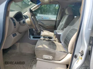 2006 Nissan Pathfinder SE z VIN 5N1AR18U66C613444, wystawiony jako Copart lot #59494365 z przebiegiem 218 903 mil mil oraz Czysty tytuł • Clean title. Historia ofert i sprzedaży dostępna na DreamBid. Obrazek 7.