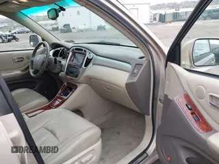 2006 Toyota Highlander Hybrid with VIN JTEEW21AX60007243, listed as a IAAI auction lot 42032134 with 154,901 mi miles. Bid and sale history available at carsss.com. Image 5.