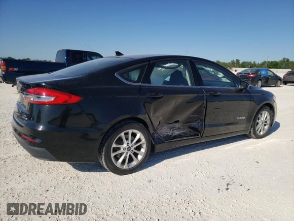 2019 Ford Fusion Hybrid SE with VIN 3FA6P0LU9KR106136, listed as a Copart auction lot 46086803 with 62,267 mi miles. Bid and sale history available at carsss.com. Image 3.