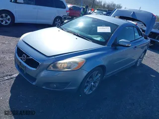 2011 Volvo C70 with VIN YV1672MC9BJ107531, listed as a IAAI auction lot 41966312 with 122,216 mi miles. Bid and sale history available at carsss.com. Image 17.